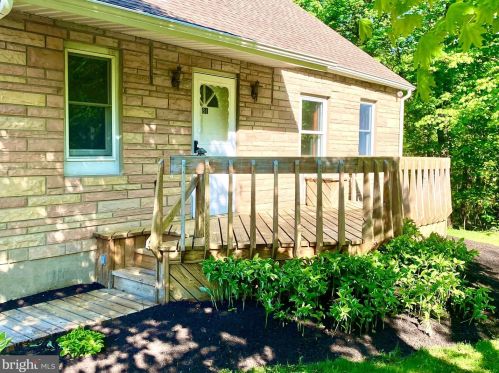 81 Dickert Rd, Quakertown, PA 18951-4219