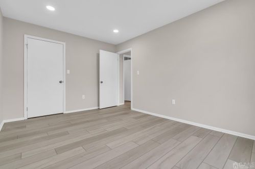 350 Lancaster Ct, Piscataway NJ 08854-6223 exterior