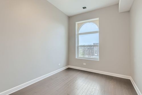 5932 Pr Ave, Chicago IL 60637-1321 exterior