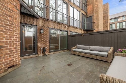 1334 Sutton Pl, Chicago, IL 60610-2008