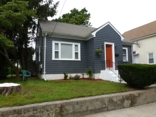 48 Bowlet St, Providence, RI 02909-5706