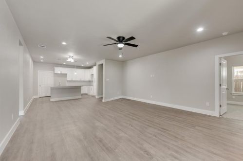 1635 Garden Dr, Dallas, TX 75215-4516