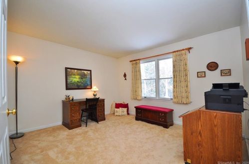 100 Pierce Blvd, Windsor CT 06095-1787 exterior