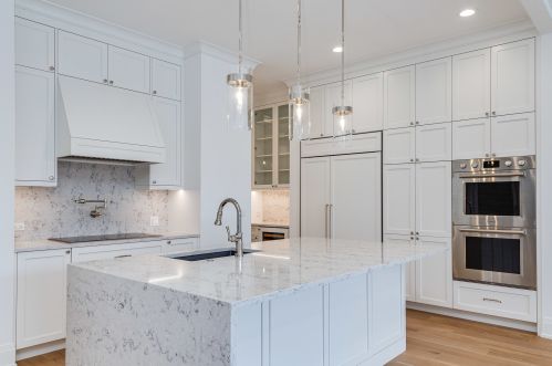 2608 Winona St, Chicago IL 60625-2506 exterior