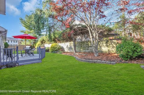 984 Woodlane Rd, Jackson Twp NJ 08527-1556 exterior