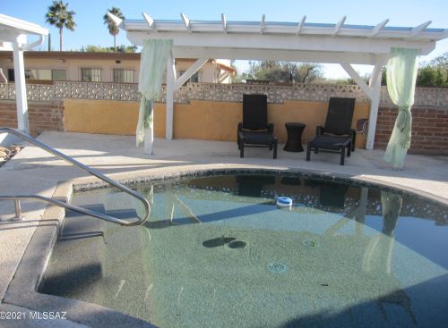 735 Abrego Dr, Green Valley AZ 85614-3637 exterior