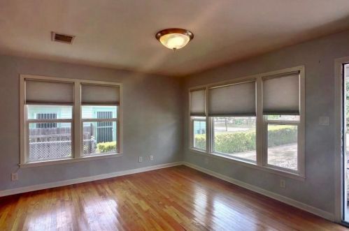 3005 13th St, Austin TX  78702-2553 exterior