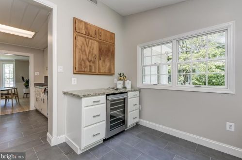 3912 Blackthorn St, Bethesda MD 20815-5056 exterior