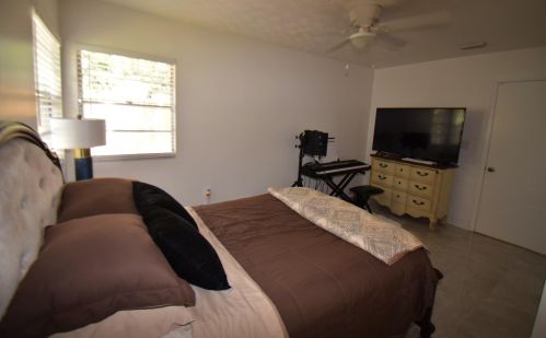 890 Walters Ter, Fort Pierce FL  34983-3987 exterior