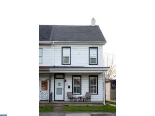 327 Hanover St, Pottstown PA  19464-5345 exterior
