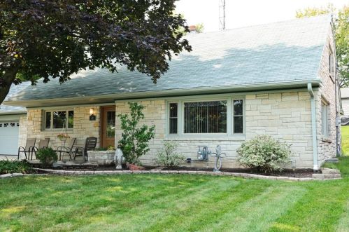 4823 Anthony Dr, Milwaukee, WI 53219-4710