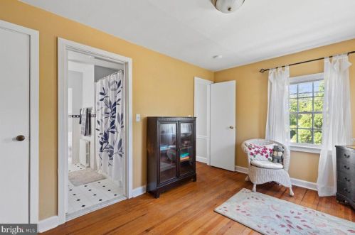 2 Riverside Dr, Princeton NJ 08540-4017 exterior