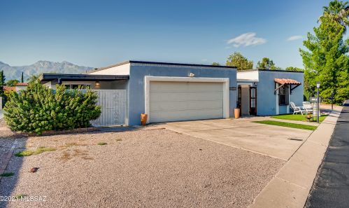 6601 Calle Cavalier, Tucson, AZ 85715-4704