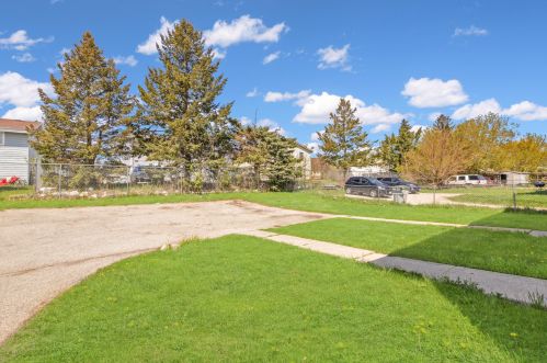 6463 105th St, Milwaukee WI 53224-5100 exterior