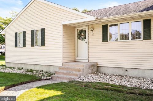 210 Evelyn Ave, Trenton, NJ 08619-2018