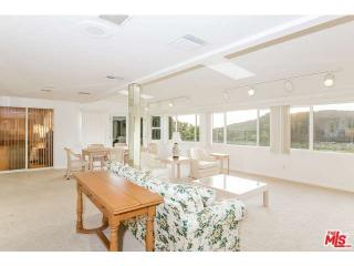 7158 Macapa Dr, Los Angeles CA  90068-2004 exterior