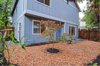9252 15th Ave, Seattle, WA 98115-3114