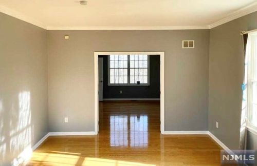 3 Bakley Ter, Town Center NJ 07052-2169 exterior