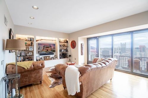 137 Grandview Ave, Pittsburgh PA 15211-1205 exterior