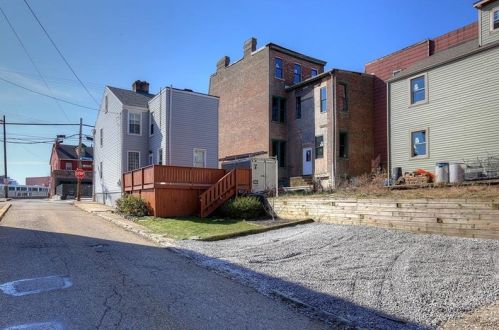 930 Peralta St, Pittsburgh PA 15212-8003 exterior