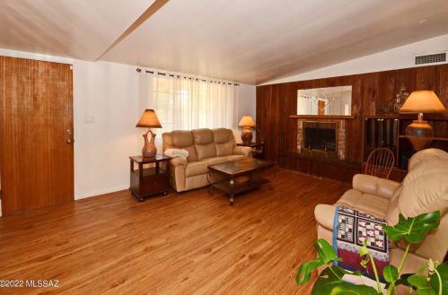 7941 Mabel Dr, Tucson, AZ 85715-5107