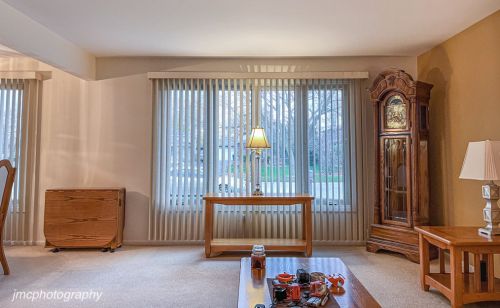 13042 Mcdaniels Ct, Chicago, IL 60803-2747