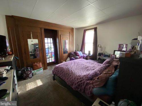 3204 Cv Rd, Camden NJ 08110-3512 exterior