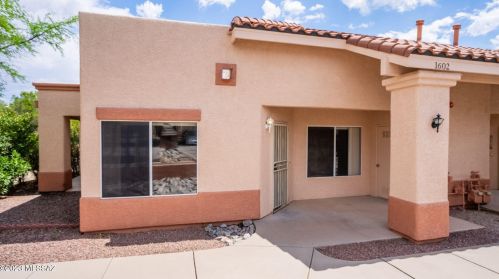 1602 Paseo Ln Tinaja, Green Valley AZ 85614-3987 exterior