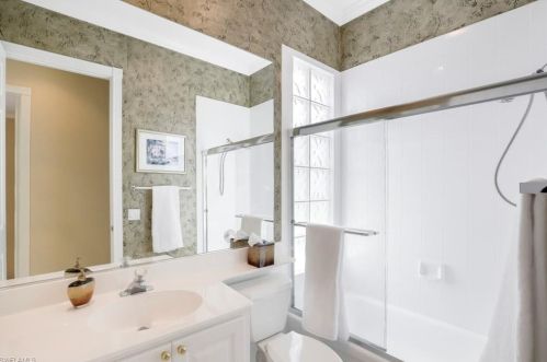 5272 Hawkesbury Way, Naples FL 34119-9581 exterior