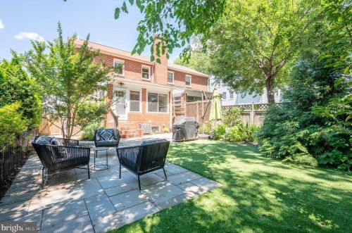 303 Raymond Ave, Alexandria VA 22301-1038 exterior