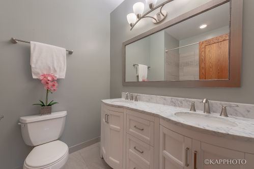 957 Honore St, Chicago IL 60657-2007 exterior