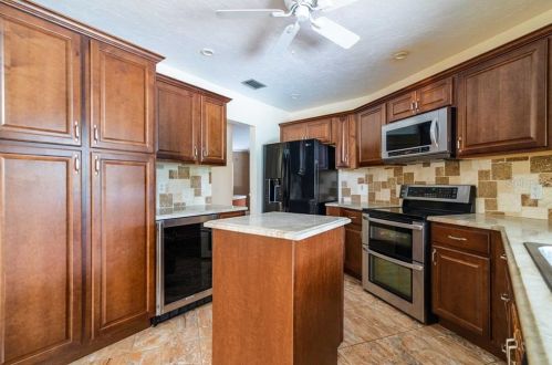 4302 Middle Lk Dr, Tampa FL 33624-3411 exterior