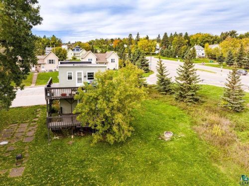 2312 10 St, Duluth MN 55806-1237 exterior