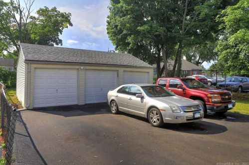 58 Washington St, Wallingford CT 06492-3530 exterior