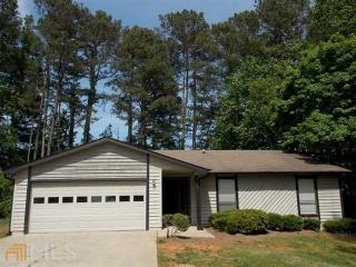 832 Steeple Chase Dr, Lawrenceville GA  30044-6048 exterior