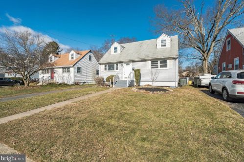 28 Steinway Ave, Trenton, NJ 08618-1614