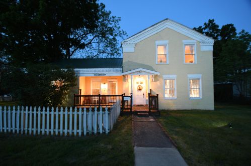 514 Kalamazoo St, Paw Paw MI 49079-1130 exterior