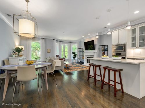 1455 Carmen Ave, Chicago, IL 60640-2812