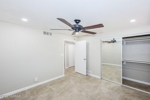 8648 Kenyon Dr, Tucson AZ  85710-4234 exterior