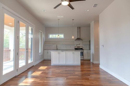 2509 Del Curto Rd, Austin, TX 78704-4880