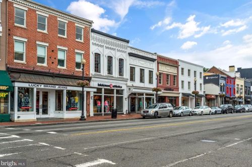1030 31st St, Washington DC  20007-4405 exterior