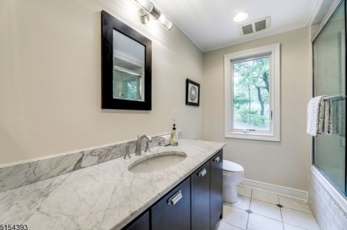 14 Lewis Dr, Maplewood NJ 07040-1005 exterior