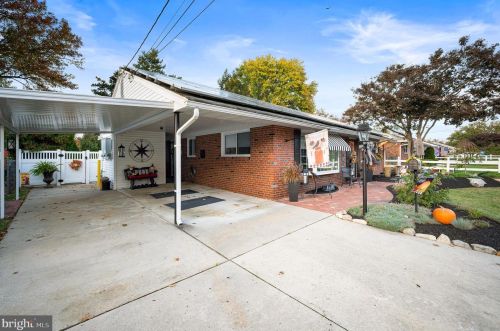 236 Memorial Ave, Tavistock NJ 08033-2952 exterior