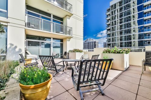 1400 Michigan Ave, Chicago IL  60605-3714 exterior