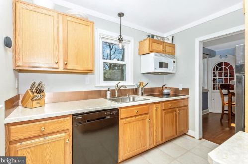 604 Forest Glen Rd, Silver Spring MD 20910-1122 exterior