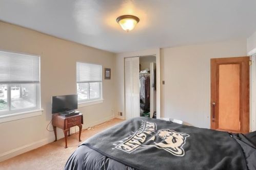 216 Castle Shannon Blvd, Pittsburgh PA 15228-2233 exterior