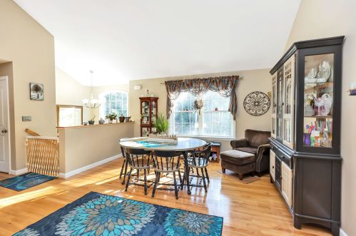 102 Bog Rd, Concord NH 03303-1008 exterior