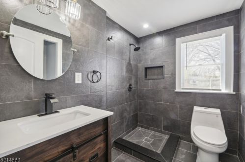 324 Sycamore Ave, Scotch Plains NJ  07076-1124 exterior