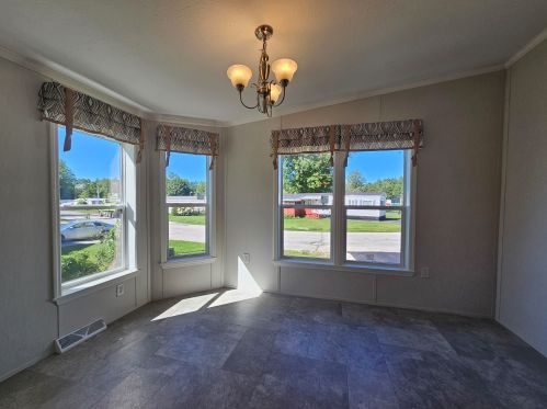 10 Emperor Dr, Concord NH  03303-4123 exterior