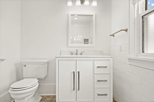 13 Is Hl Ave, Ridgefield CT exterior